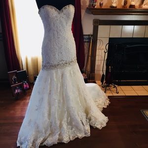 Allure Bridal Gown - Style 9018 - Size 12